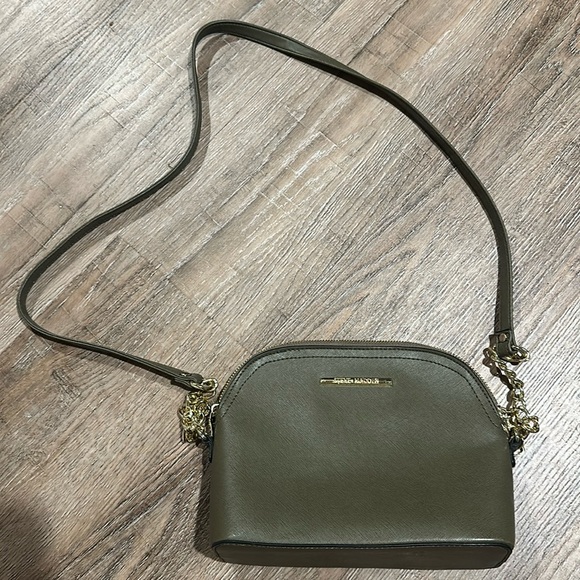 Steve Madden Handbags - Steve Madden Crossbody bag